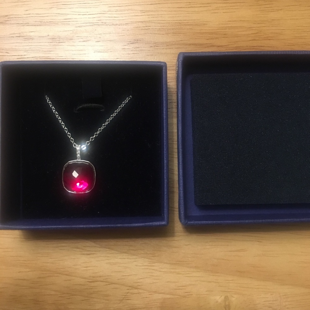 💎SWAROVSKI DOT RED PENDANT NECKLACE💎